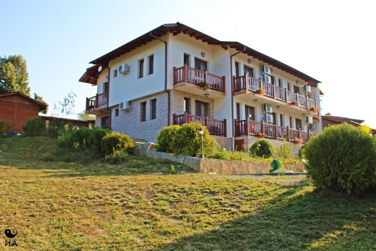 Family Complex Krisbo Hotel Donkovtsi Exterior photo