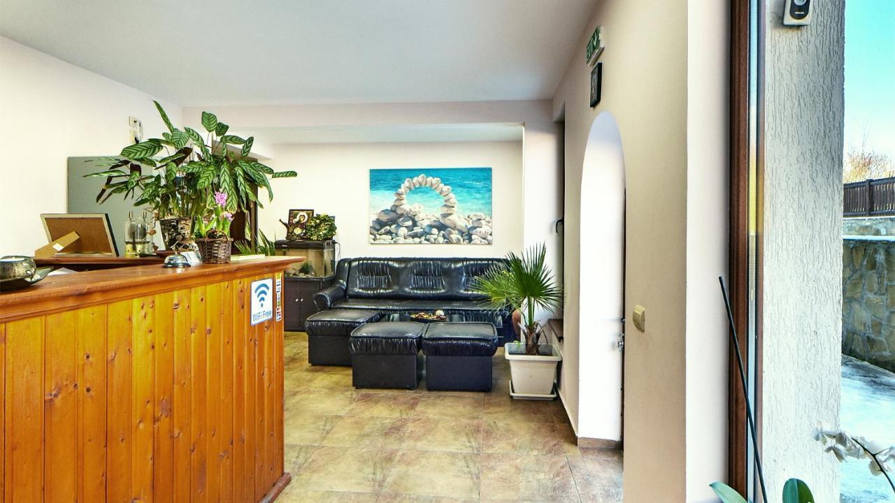 Family Complex Krisbo Hotel Donkovtsi Exterior photo